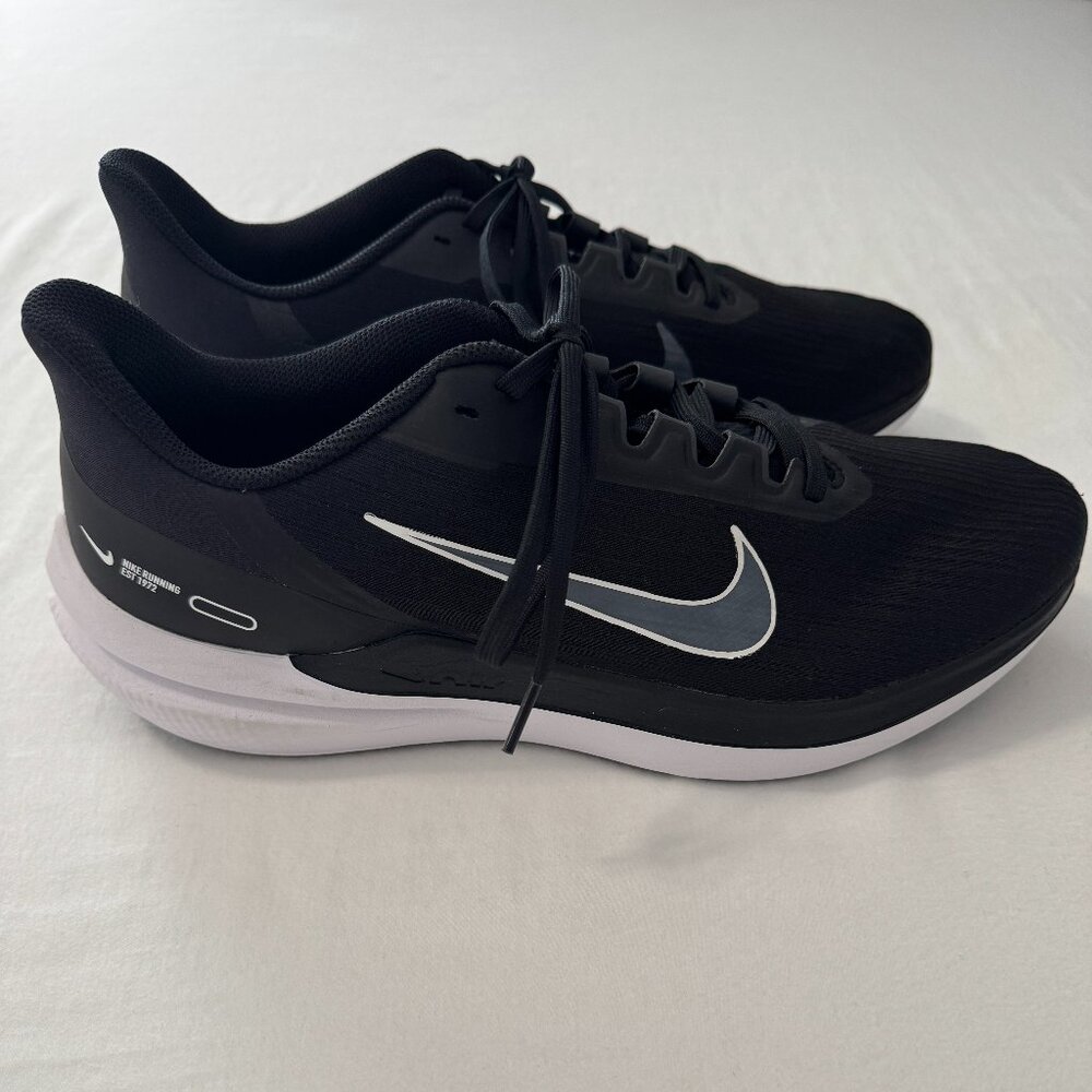 Nike Men's Winflo 09 Running Shoes Size 11.5 NEW!